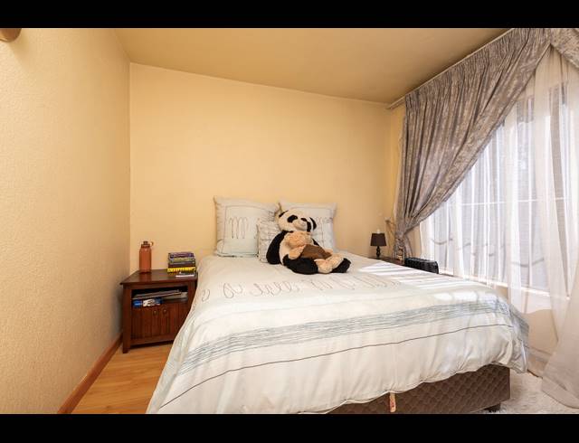 3 BEDROOM FREEHOLD FOR SALE IN SUIDEROORD